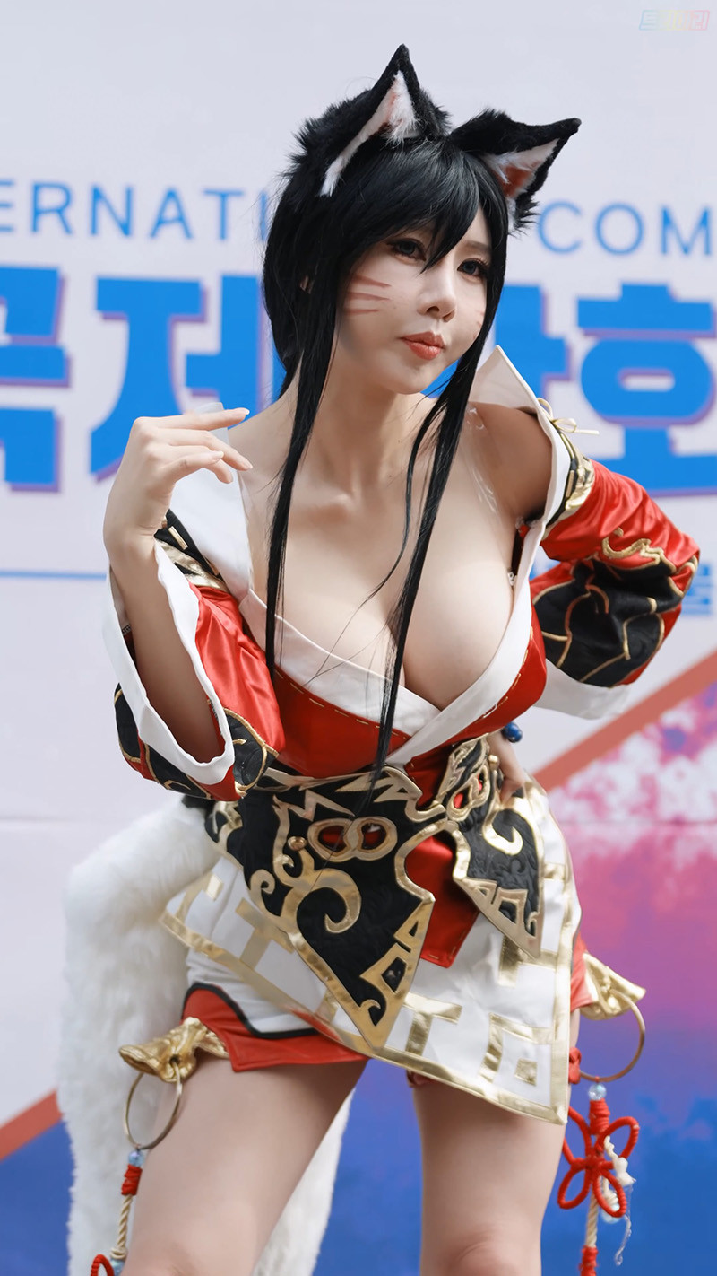 [展会]2022国际漫画节宋珠儿近距拍摄Cosplay九尾妖狐拍照时间[4v/2.8G]预览图 4