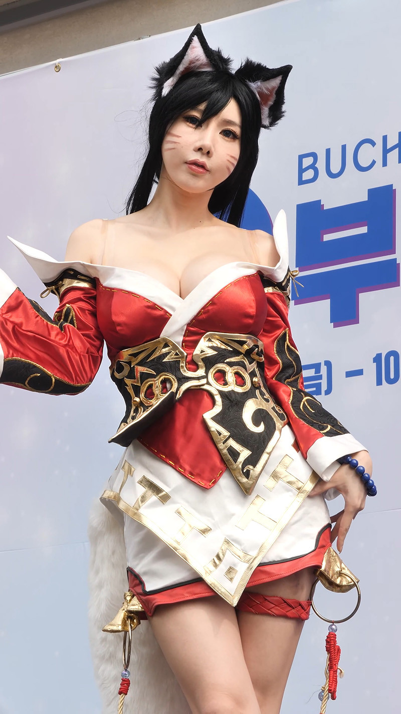 [展会]2022国际漫画节宋珠儿近距拍摄Cosplay九尾妖狐拍照时间[4v/2.8G]预览图 2